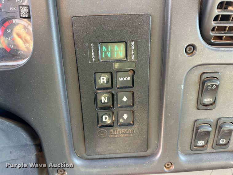 image for item IB9283 2012 Freightliner Business Class M2 106  refuse truck