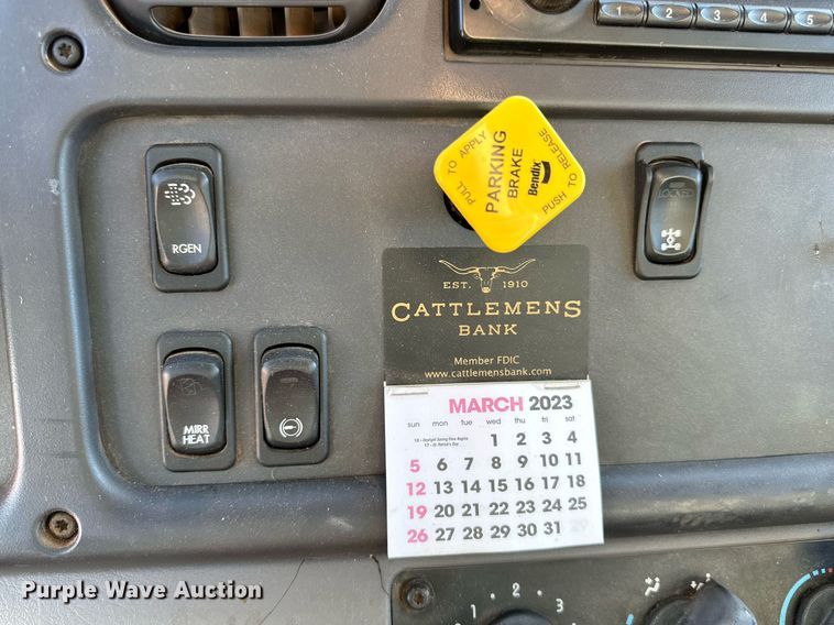 image for item IB9283 2012 Freightliner Business Class M2 106  refuse truck