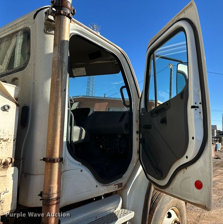 image for item IB9283 2012 Freightliner Business Class M2 106  refuse truck