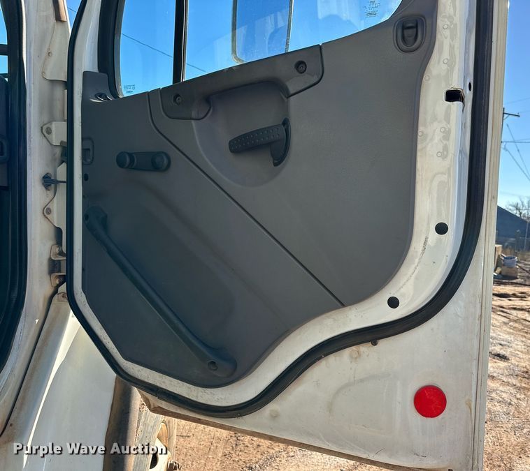 image for item IB9283 2012 Freightliner Business Class M2 106  refuse truck