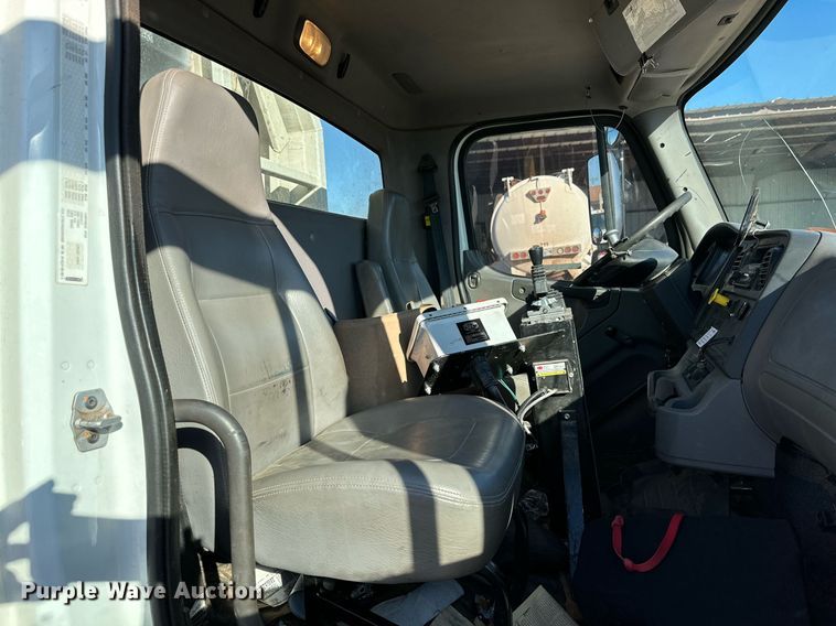 image for item IB9283 2012 Freightliner Business Class M2 106  refuse truck