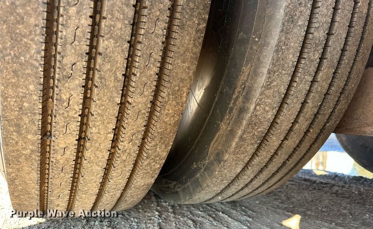 image for item IB9283 2012 Freightliner Business Class M2 106  refuse truck