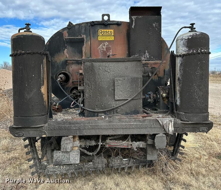 image for item IB9285 1971 Ford F750  oil distributor truck