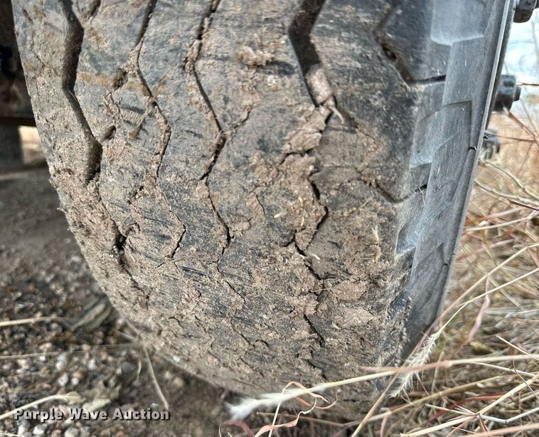 image for item IB9285 1971 Ford F750  oil distributor truck