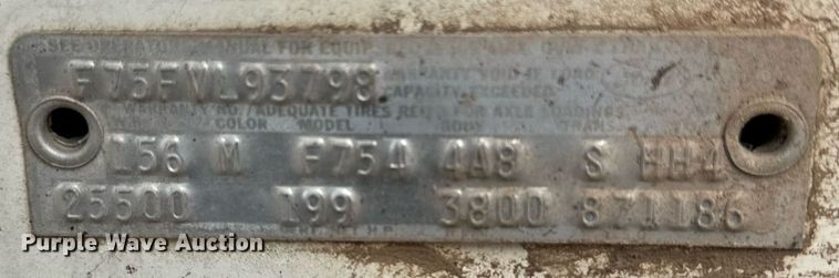 image for item IB9285 1971 Ford F750  oil distributor truck