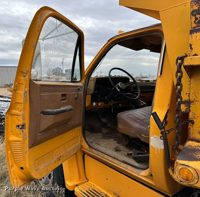 image for item IB9286 1988 Chevrolet C70  dump truck