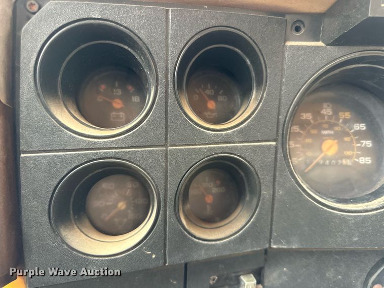 image for item IB9286 1988 Chevrolet C70  dump truck