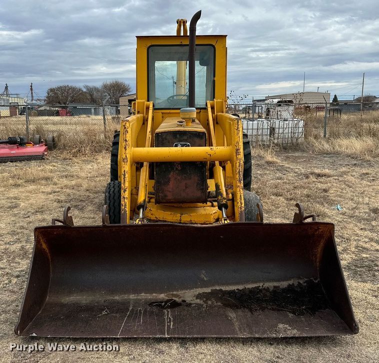 image for item IB9288 1973 John Deere 410  backhoe