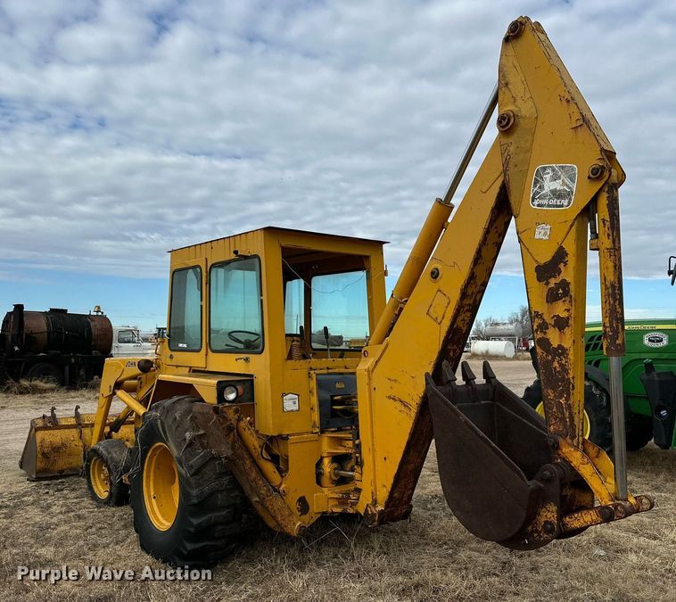 image for item IB9288 1973 John Deere 410  backhoe