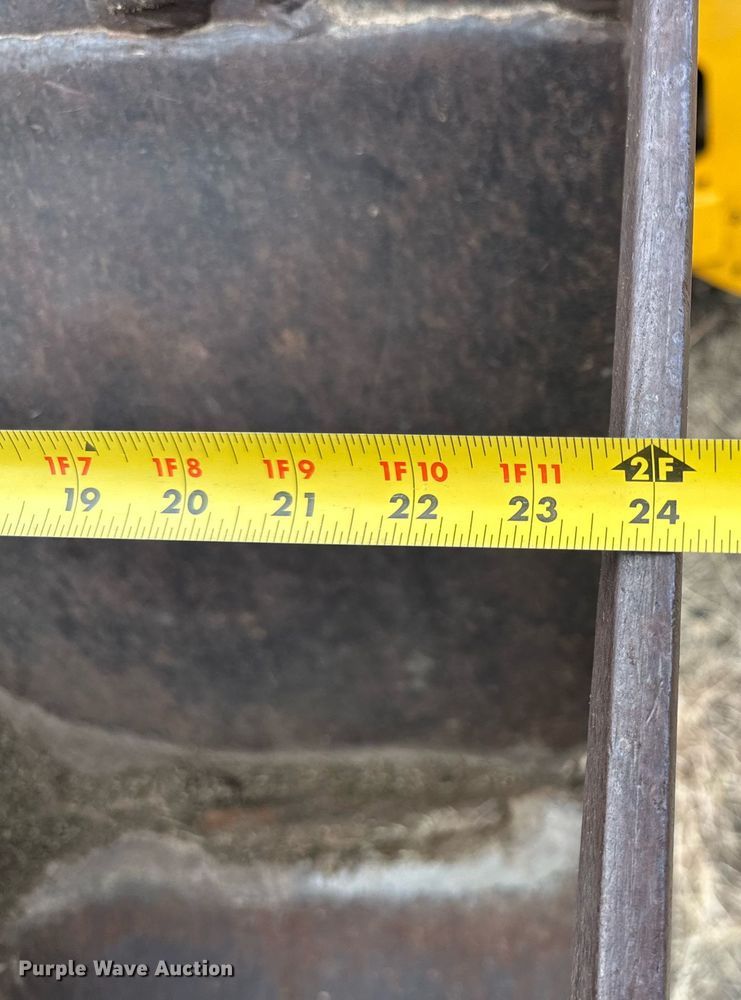 image for item IB9288 1973 John Deere 410  backhoe