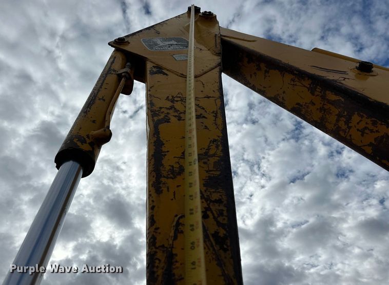 image for item IB9288 1973 John Deere 410  backhoe