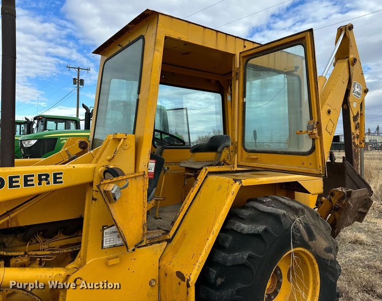 image for item IB9288 1973 John Deere 410  backhoe