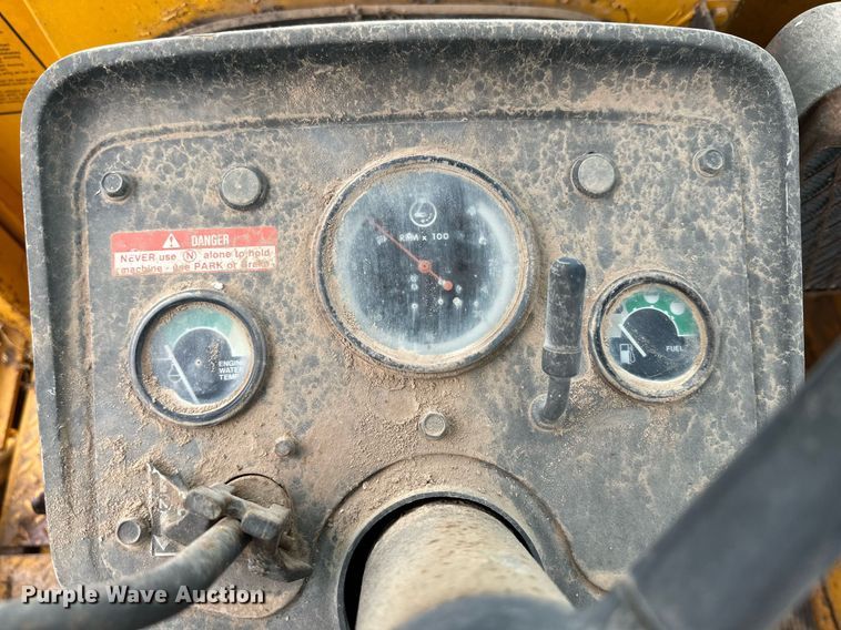 image for item IB9288 1973 John Deere 410  backhoe