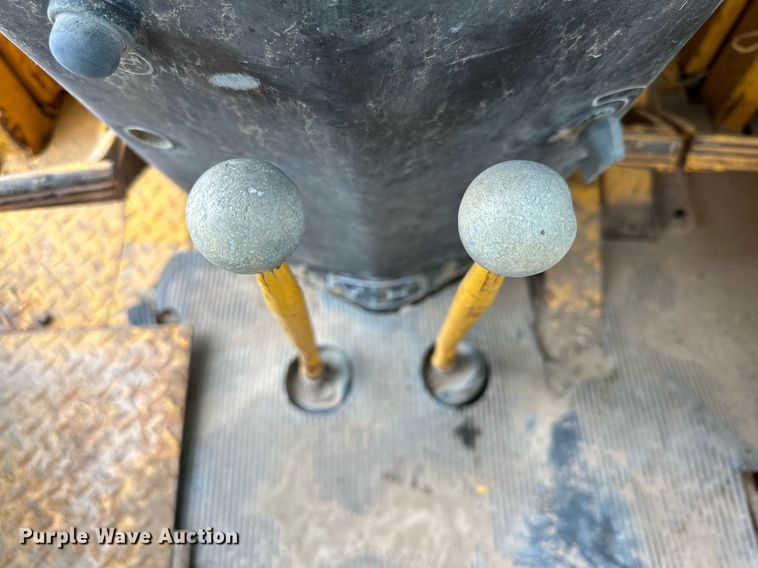 image for item IB9288 1973 John Deere 410  backhoe