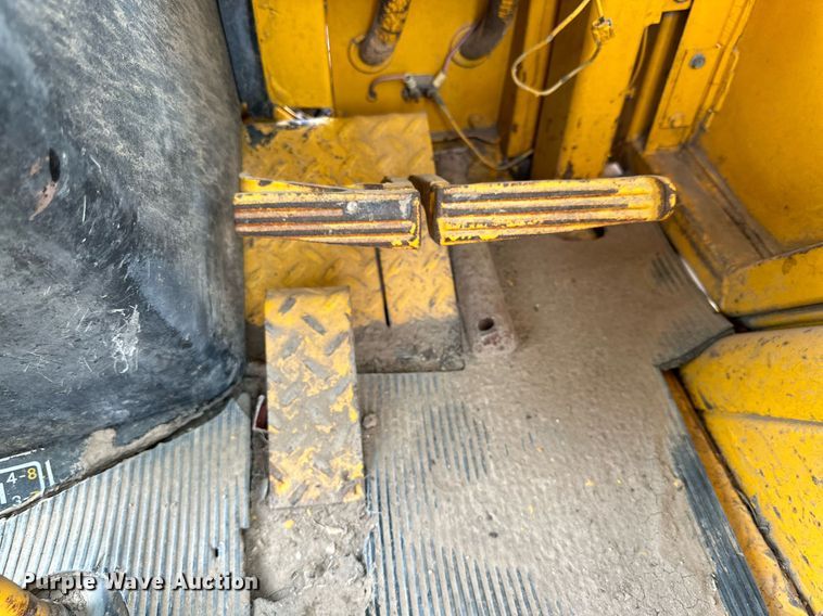 image for item IB9288 1973 John Deere 410  backhoe