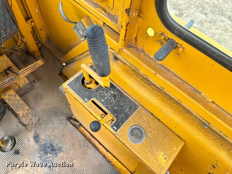 image for item IB9288 1973 John Deere 410  backhoe