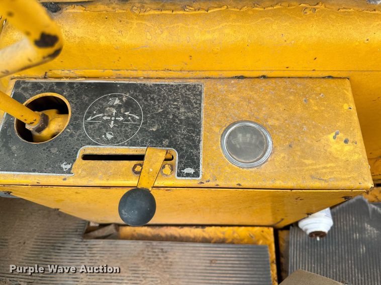 image for item IB9288 1973 John Deere 410  backhoe