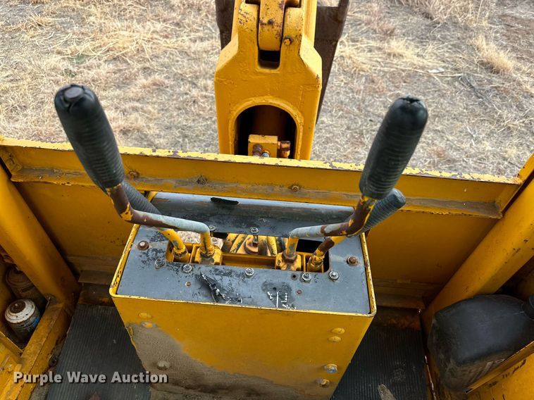 image for item IB9288 1973 John Deere 410  backhoe