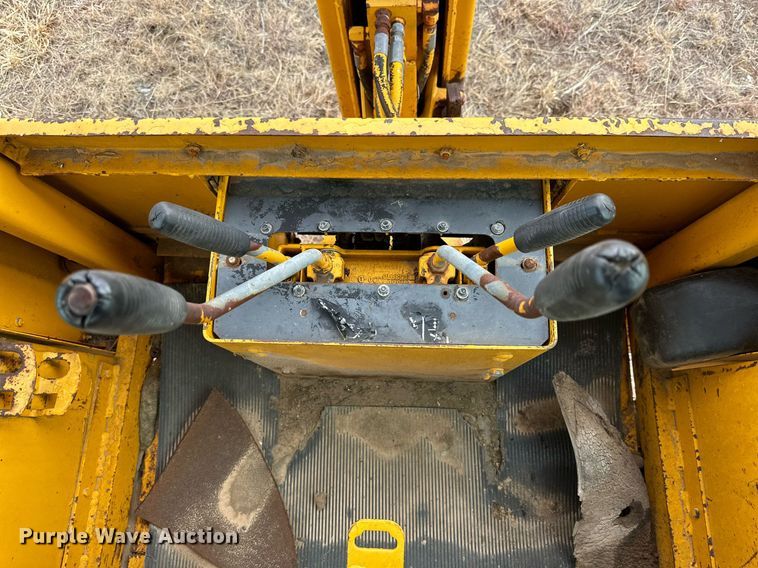 image for item IB9288 1973 John Deere 410  backhoe