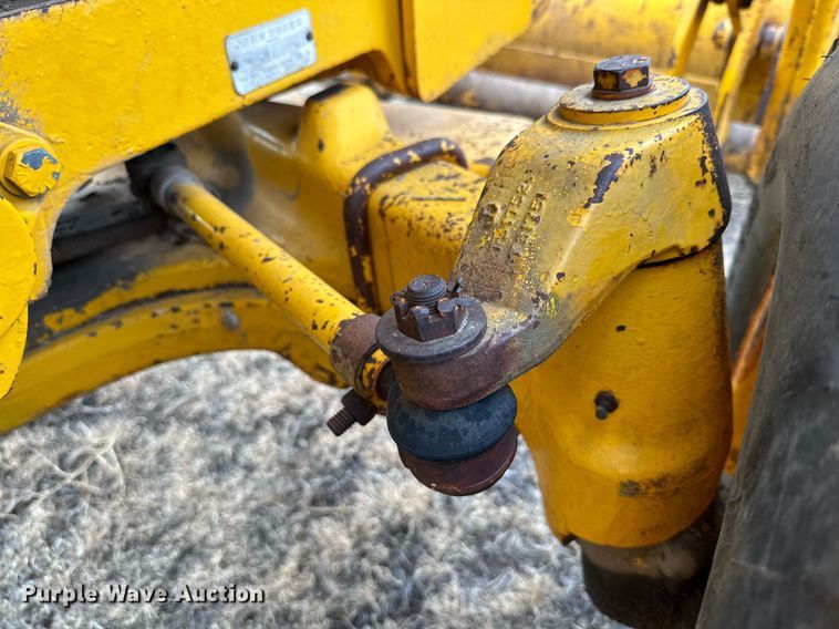 image for item IB9288 1973 John Deere 410  backhoe