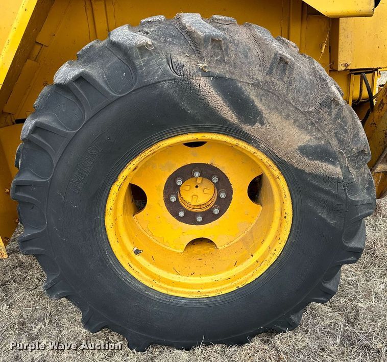 image for item IB9288 1973 John Deere 410  backhoe