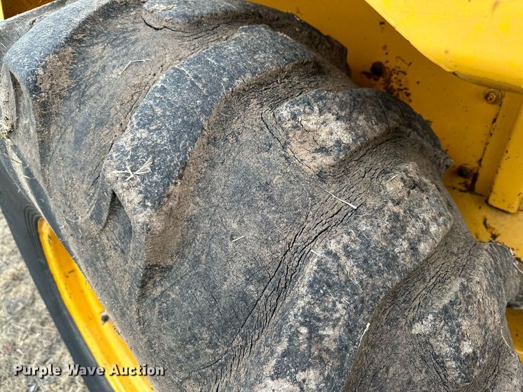 image for item IB9288 1973 John Deere 410  backhoe