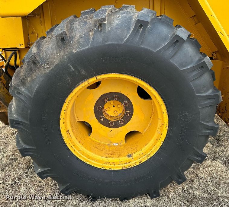 image for item IB9288 1973 John Deere 410  backhoe