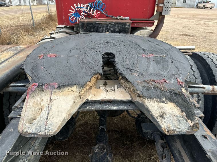 image for item IB9289 1983 International TranStar F4370  semi truck