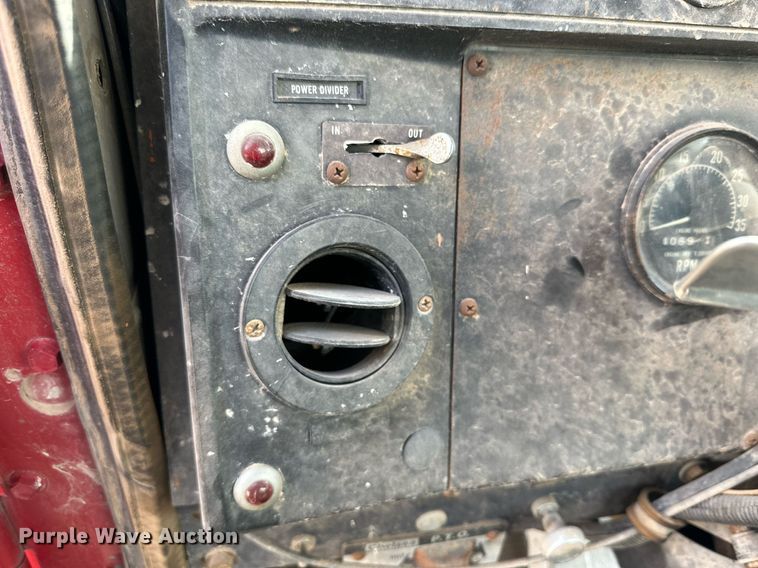 image for item IB9289 1983 International TranStar F4370  semi truck