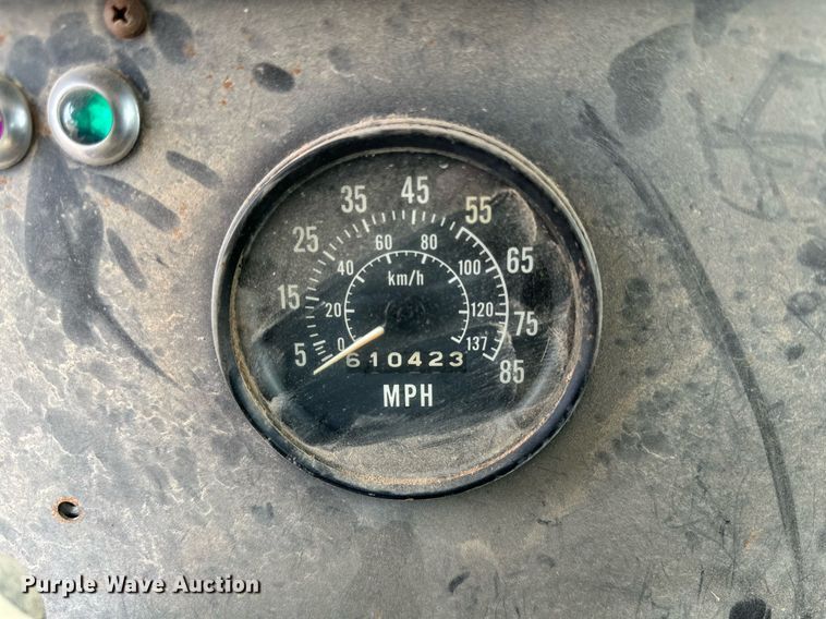 image for item IB9289 1983 International TranStar F4370  semi truck