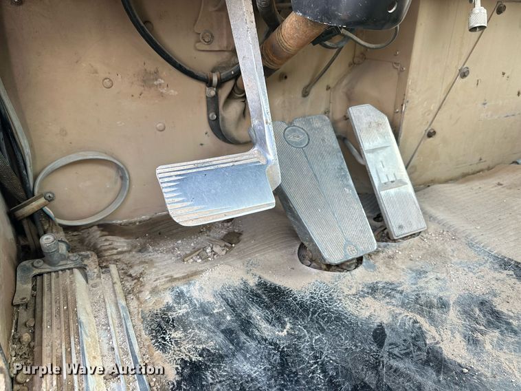 image for item IB9289 1983 International TranStar F4370  semi truck