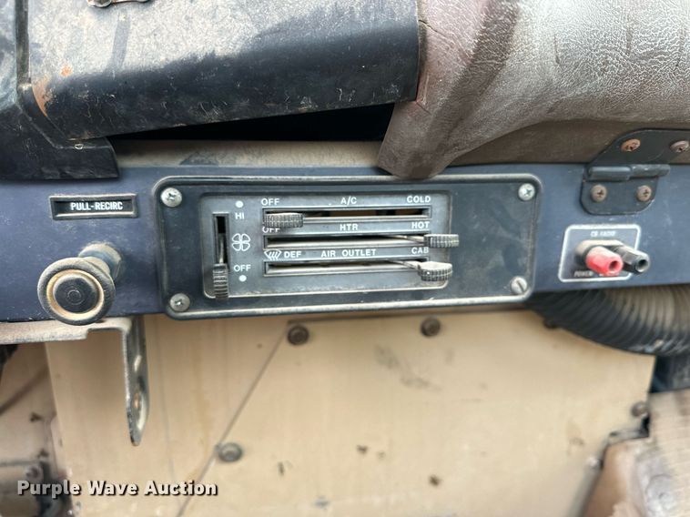 image for item IB9289 1983 International TranStar F4370  semi truck