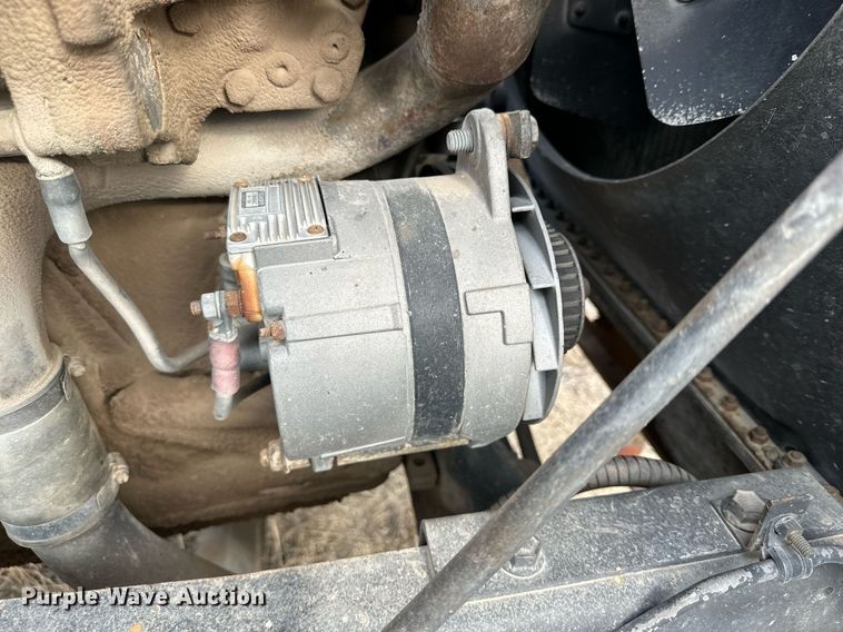 image for item IB9289 1983 International TranStar F4370  semi truck