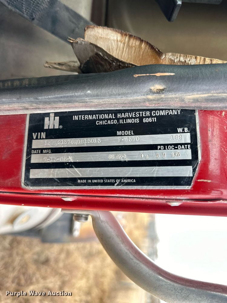 image for item IB9289 1983 International TranStar F4370  semi truck