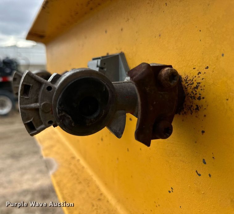 image for item IB9290 1985 Belshe  equipment trailer