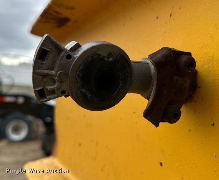 image for item IB9290 1985 Belshe  equipment trailer