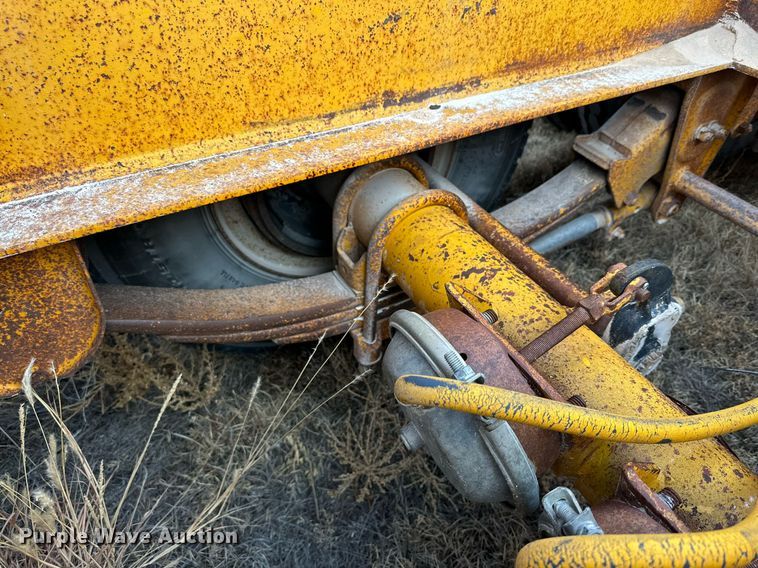 image for item IB9290 1985 Belshe  equipment trailer