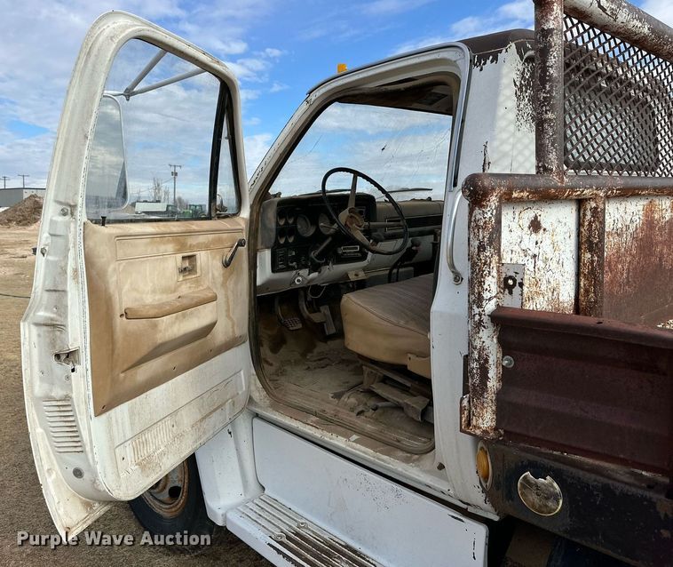 image for item IB9291 1986 GMC C6000  dump flatbed truck