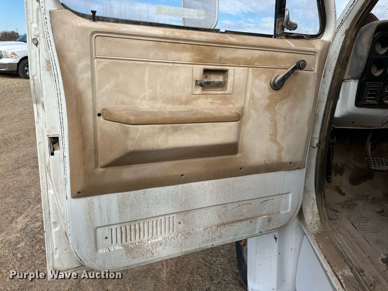 image for item IB9291 1986 GMC C6000  dump flatbed truck