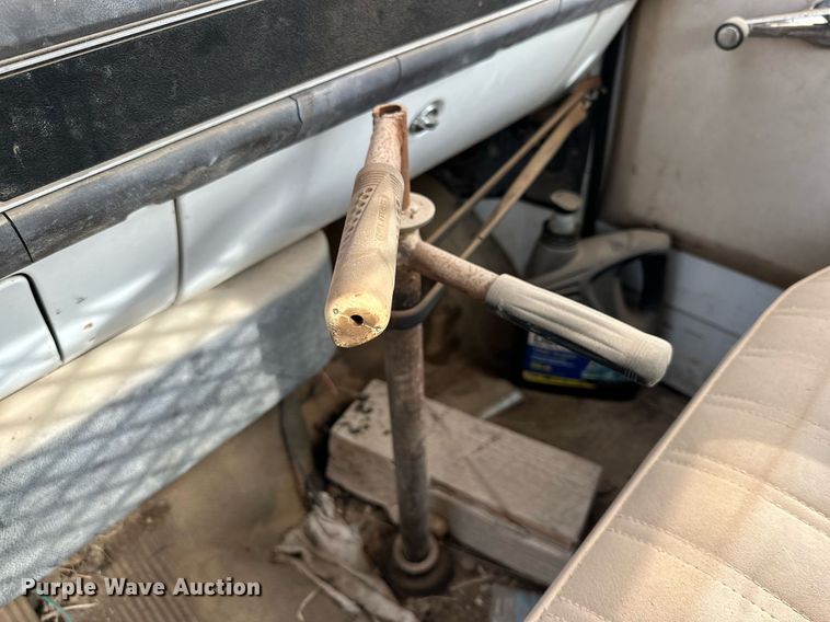 image for item IB9291 1986 GMC C6000  dump flatbed truck