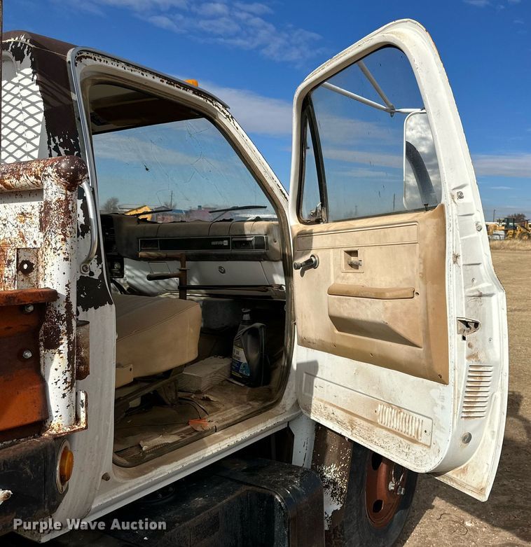 image for item IB9291 1986 GMC C6000  dump flatbed truck