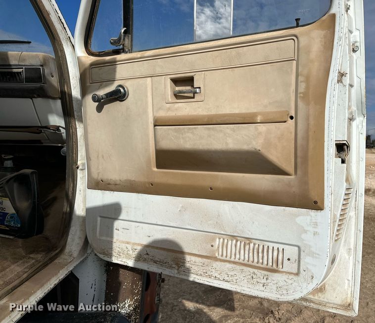 image for item IB9291 1986 GMC C6000  dump flatbed truck