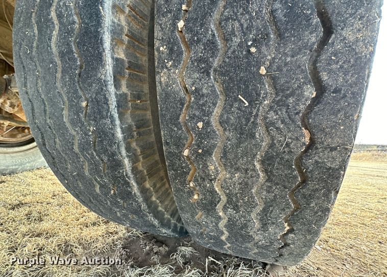 image for item IB9291 1986 GMC C6000  dump flatbed truck