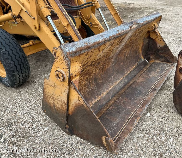 image for item IB9310 Case 580 Super E  backhoe