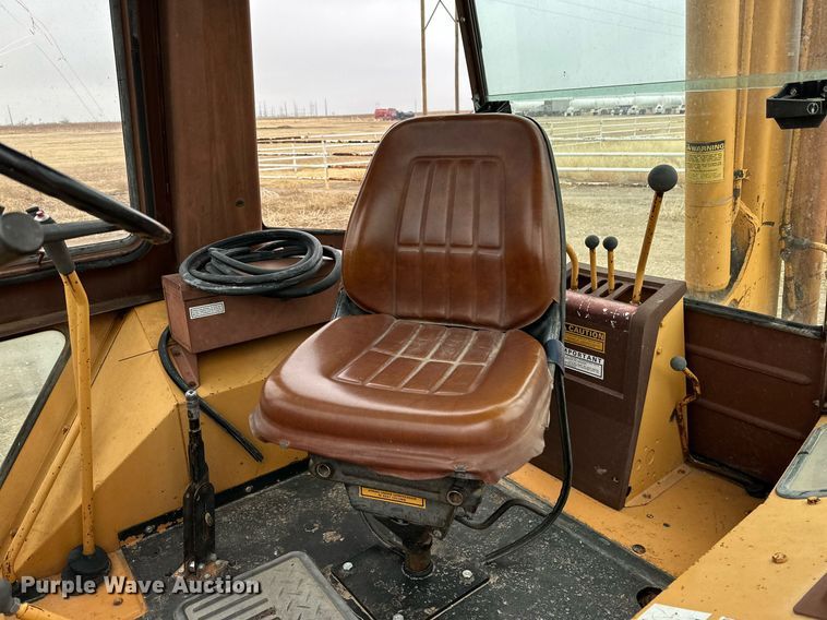 image for item IB9310 Case 580 Super E  backhoe