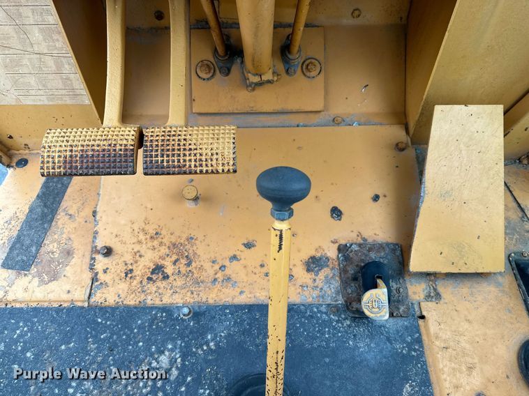 image for item IB9310 Case 580 Super E  backhoe