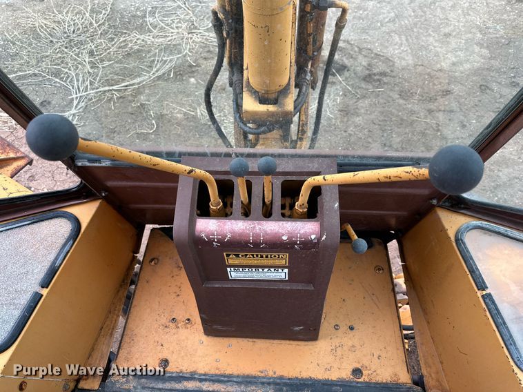 image for item IB9310 Case 580 Super E  backhoe