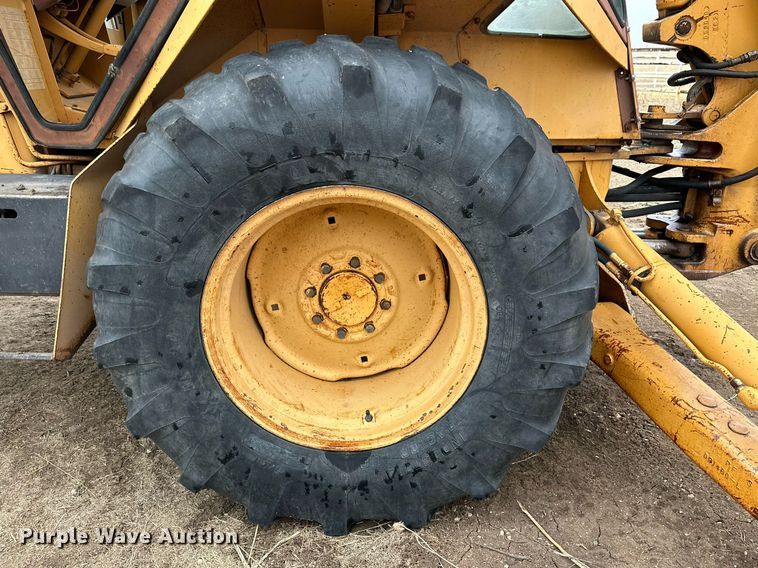 image for item IB9310 Case 580 Super E  backhoe