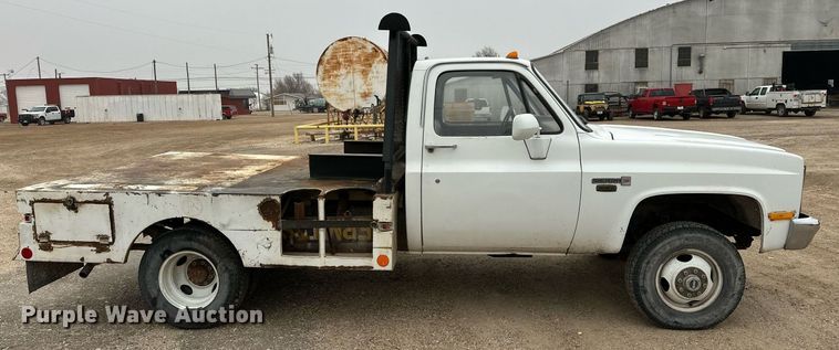 image for item IB9311 1985 GMC Sierra 3500  flatbed pickup truck