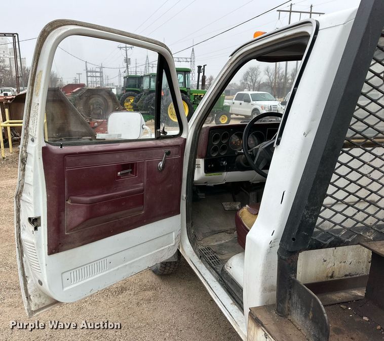 image for item IB9311 1985 GMC Sierra 3500  flatbed pickup truck